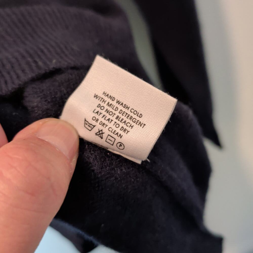 Lingua Franca Sz L 100% Cashmere Embroidered Truly Gifted Navy Sweater V Neck - Picture 6 of 6